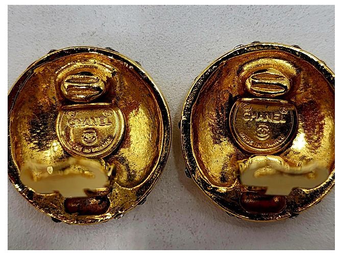 Orecchini a bottone in cristallo vintage Chanel Gold hardware - vista 3