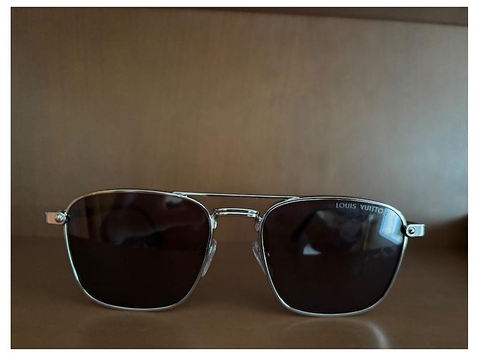 Louis Vuitton Firma LV Metal Square Metallico - vista 3