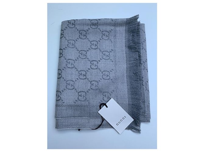 Sciarpa Gucci GG grigia in seta e lana Grigio - vista 2
