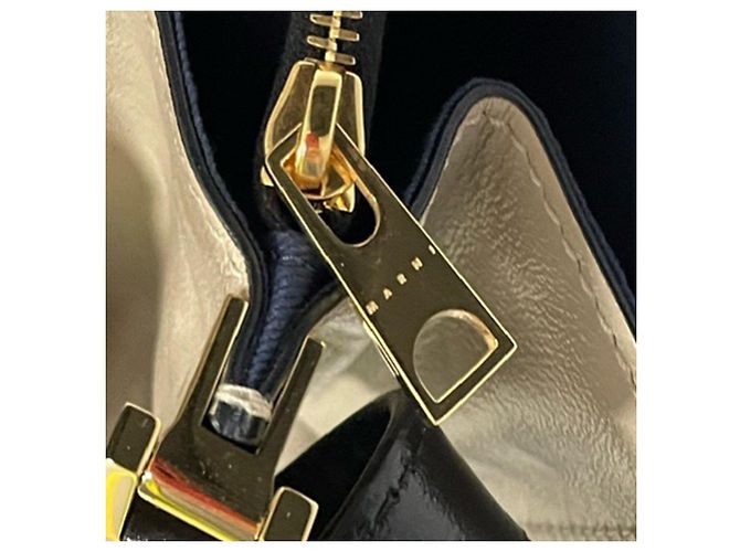 Marni Trunk Mini Farbblock Schultertasche aus beigem Leder - Ansicht 5