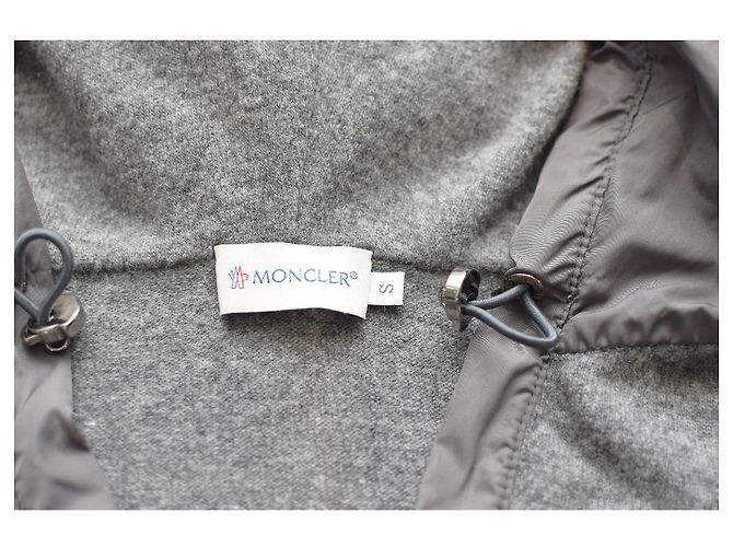 Moncler Haut à capuche en laine vierge grise S - vue 3