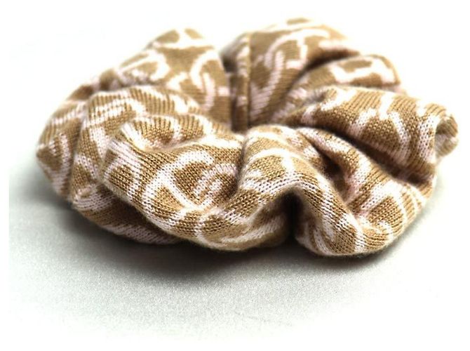 Silk In Hermès Scrunchie in cashmere e seta Hermes Naoussa Claudia Beige - vista 3