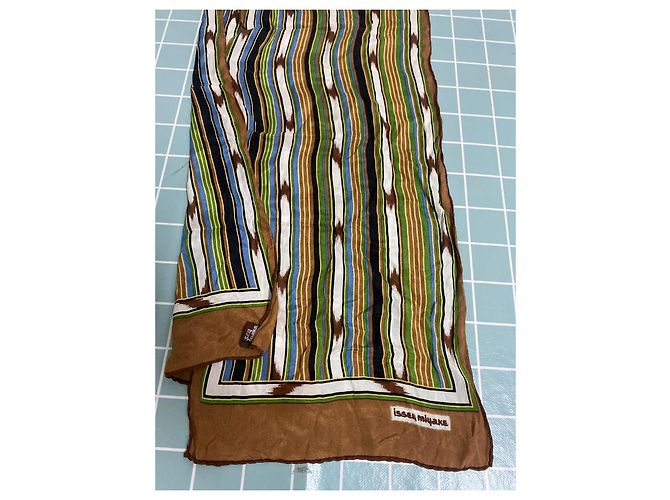 Sciarpa in seta Issey Miyake marrone - vista 7