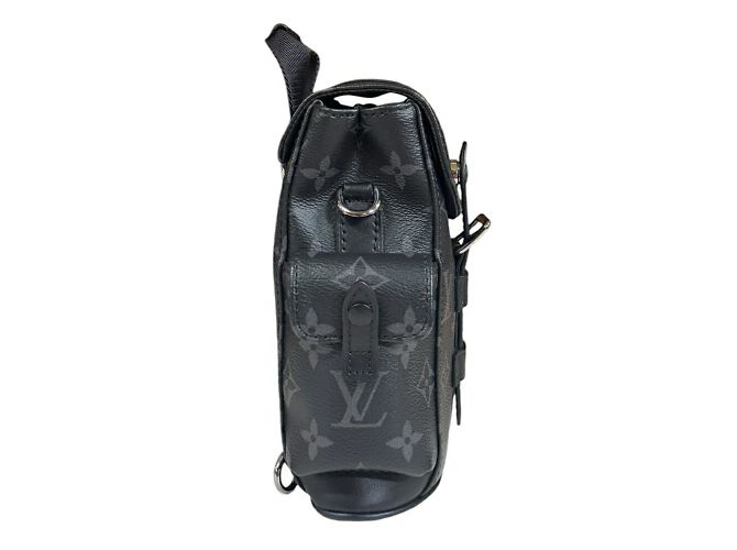 Twist Sac à épaule Nano Christopher Monogram Eclipse de Louis Vuitton Noir - vue 4