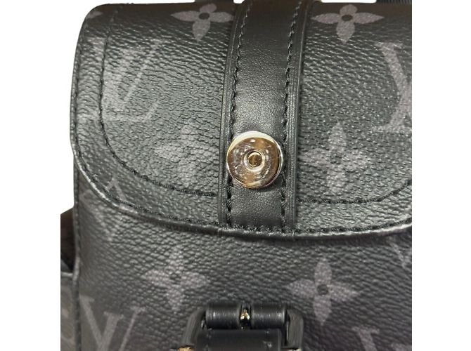 Twist Sac à épaule Nano Christopher Monogram Eclipse de Louis Vuitton Noir - vue 7