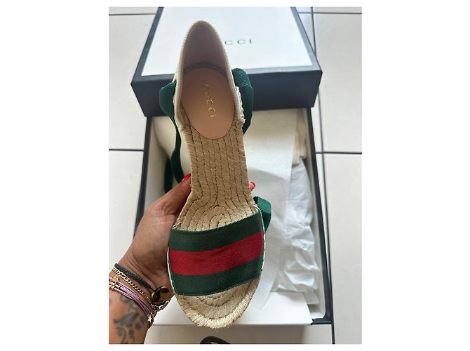 Mule con zeppa Gucci scamoso marrone chiaro - vista 3