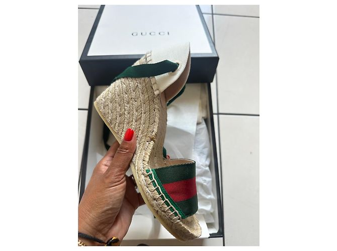 Mule con zeppa Gucci scamoso marrone chiaro - vista 4