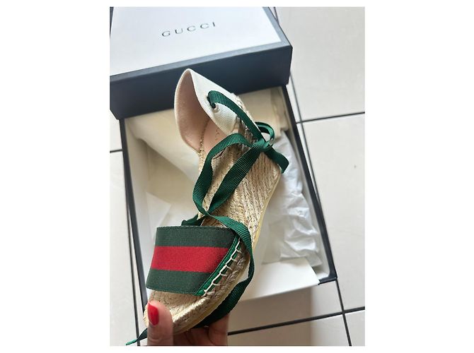 Mule con zeppa Gucci scamoso marrone chiaro - vista 5