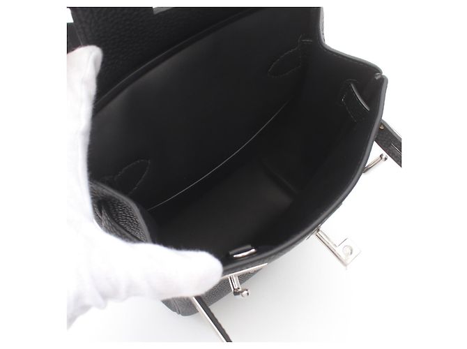 Hermès Sac à taille Hermes Kelly Accado PM Noir - vue 3