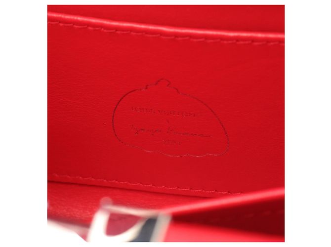 Sac à main Louis Vuitton Capucines Mini Infinity Dot M21692 Rouge - vue 4