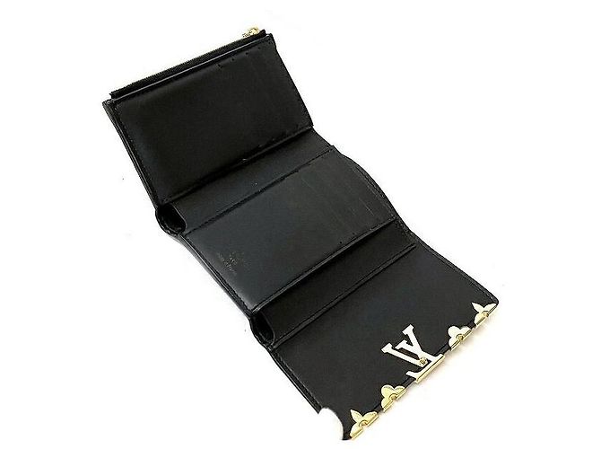 Louis Vuitton Capucines Compact Wallet M82764 Black - view 2