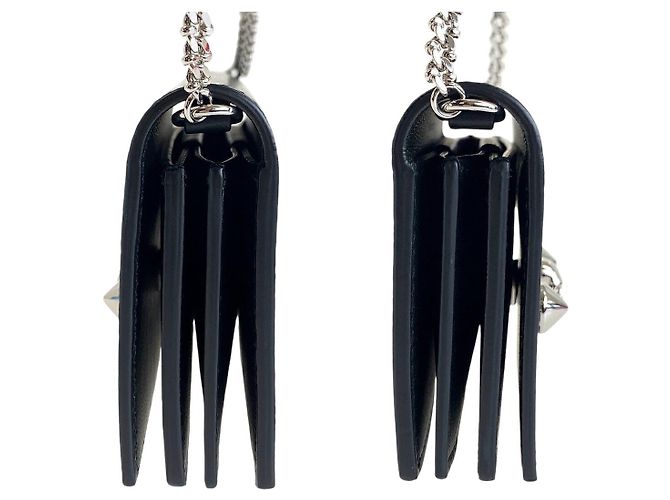 Alexander McQueen Schultertasche aus Leder mit Totenkopf-Nieten - Ansicht 8