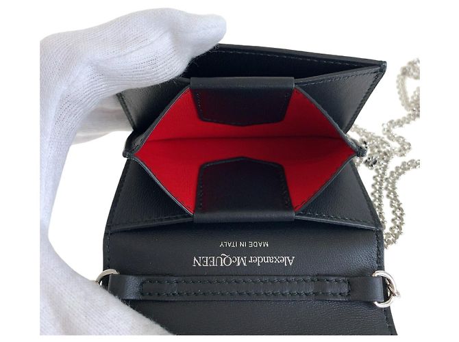 Alexander McQueen Schultertasche aus Leder mit Totenkopf-Nieten - Ansicht 9