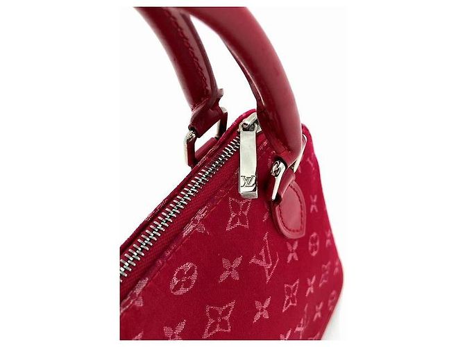 Bolsa de mão Little Alma em couro satin Louis Vuitton M92350 Vermelho - vista 4