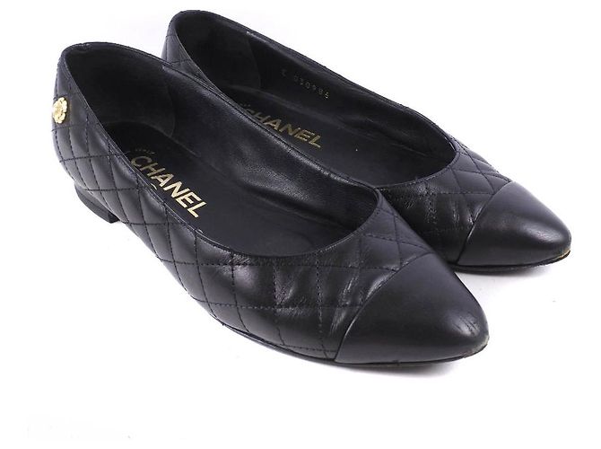 Pumps in vitello Matelassé di Chanel Nero - vista 3