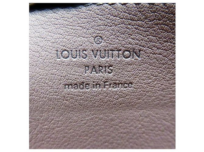 Louis Vuitton Mahina Leather Zippy Wallet M61868 Pink - view 4