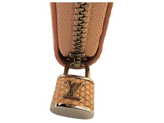 Louis Vuitton Exotic Lizard Zippy Wallet Pink - view 3