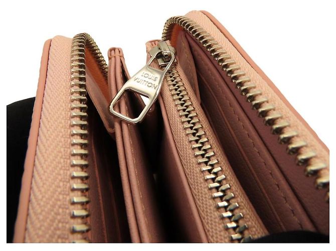Louis Vuitton Exotic Lizard Zippy Wallet Pink - view 8