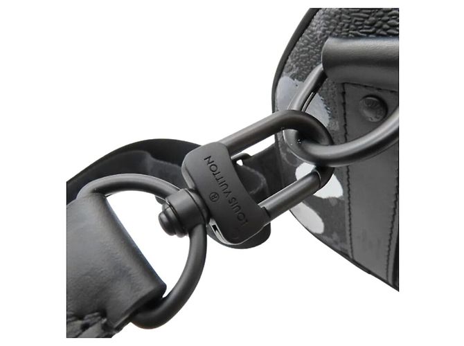 Sac à main Louis Vuitton Keepall Bandouliere 25 Noir - vue 10