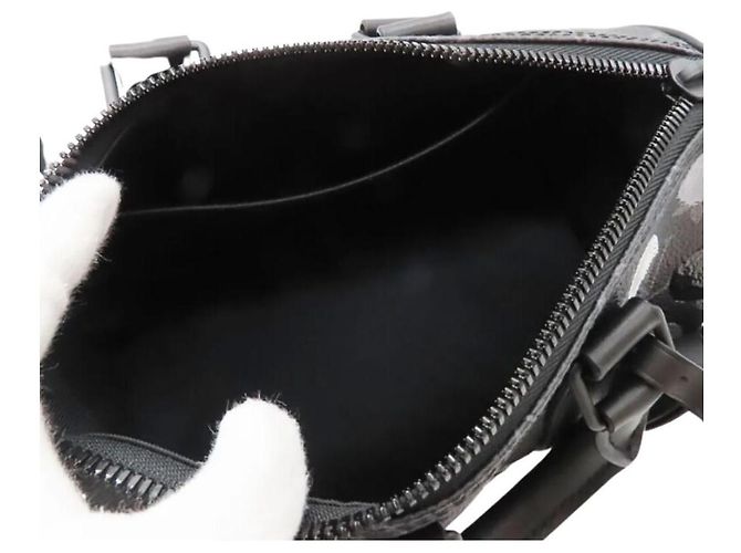 Sac à main Louis Vuitton Keepall Bandouliere 25 Noir - vue 9