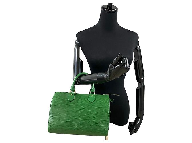 Louis Vuitton Epi Leather Speedy 25 Handbag Green - view 3