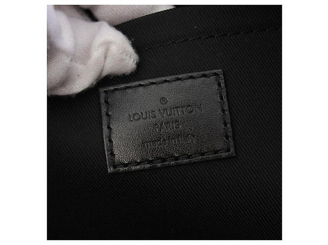 Borsa Soft Polochon MM M46691 di Louis Vuitton Marrone - vista 4