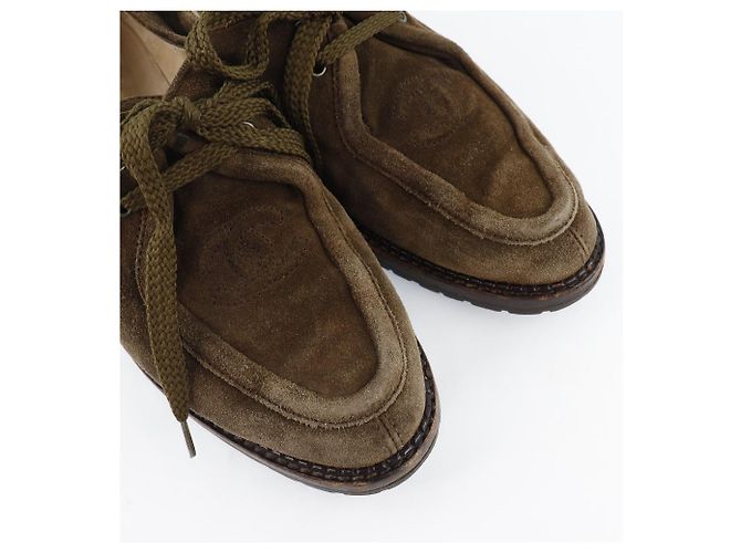 Mocassini in suede Chanel con il marchio Coco Marrone - vista 4
