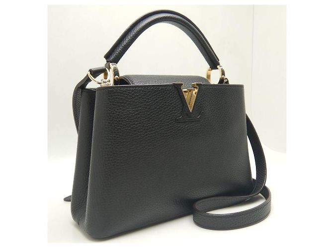 Sac à main Louis Vuitton Capucines BB M94755 Noir - vue 2