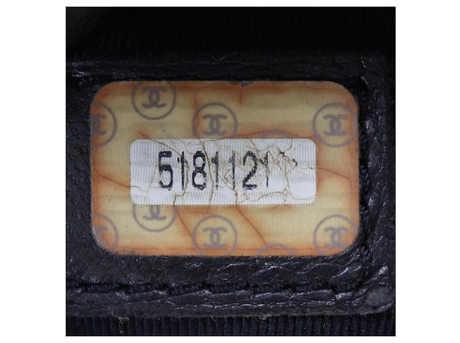 Borsa a mano in pelle caviar nera con logo Chanel Nero - vista 3
