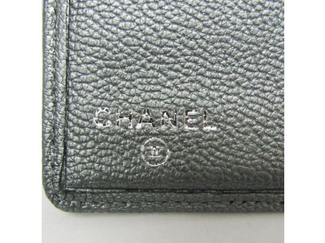Portafoglio lungo in pelle per donne Chanel Coco Button Argento - vista 9
