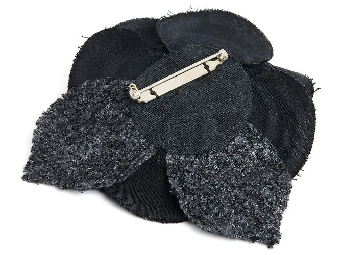 Spilla CC in Tweed di Lana Nera Camelia di Chanel Nero - vista 3