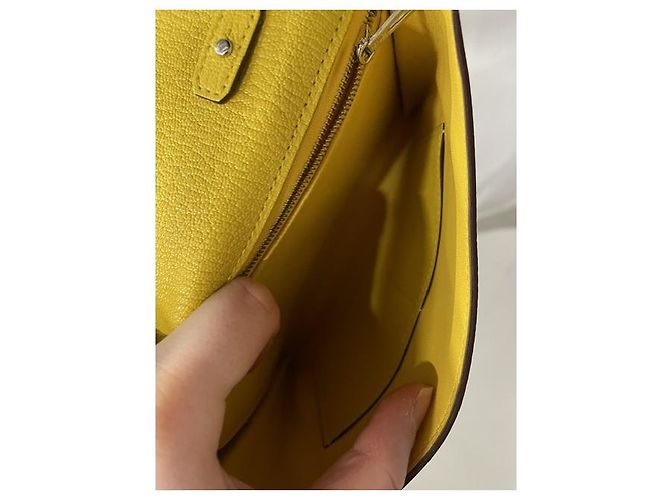 Borsa a spalla Cinhetic To Go di Hermès in pelle gialla Giallo Cammello - vista 15