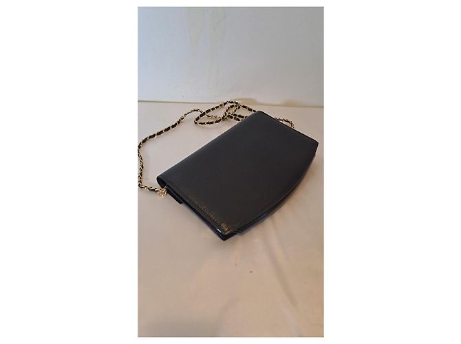 Clutch Louis Vuitton Presbourg in pelle EPI nera Nero - vista 6