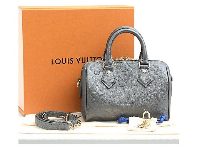 Sac à main Louis Vuitton Speedy Bandoulière 20 M12013 Gris - vue 8