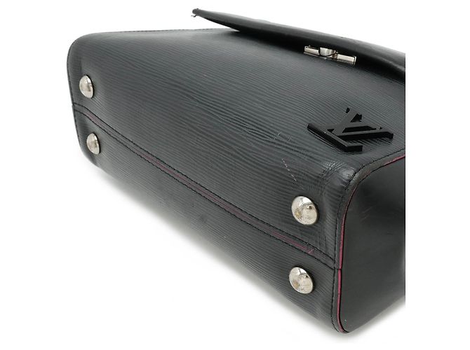 Louis Vuitton Epi Cluny BB Shoulder Bag M54167 Black - view 3