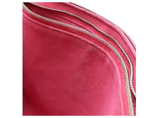 Louis Vuitton Epi Cluny BB Shoulder Bag M54167 Black - view 7