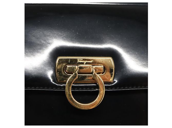 Borsa a spalla Gancini in vernice 2way nera e oro Auth ki5031 di Salvatore Ferragamo Nero D'oro - vista 19