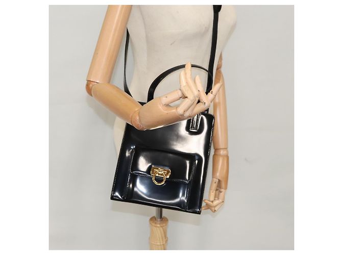 Borsa a spalla Gancini in vernice 2way nera e oro Auth ki5031 di Salvatore Ferragamo Nero D'oro - vista 24