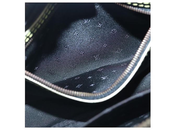 LOUIS VUITTON Suhari Lockit Clutch Bag Pelle Nera M95628 LV Auth 99122 Nero - vista 11