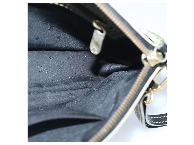LOUIS VUITTON Suhari Lockit Clutch Bag Pelle Nera M95628 LV Auth 99122 Nero - vista 19