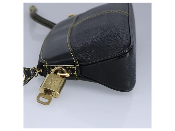 LOUIS VUITTON Suhari Lockit Clutch Bag Pelle Nera M95628 LV Auth 99122 Nero - vista 3