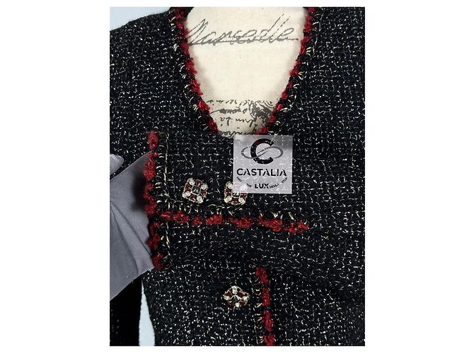 Chanel Nuevo Chaqueta de Tweed Negro con Botones Legendarios de Joyas - vista 12