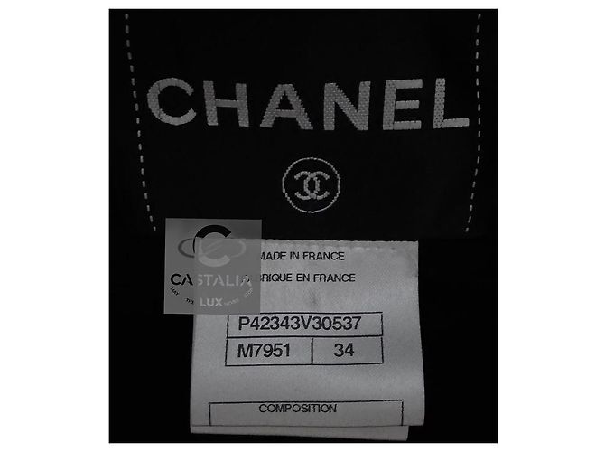Chanel Nuevo Chaqueta de Tweed Negro con Botones Legendarios de Joyas - vista 18