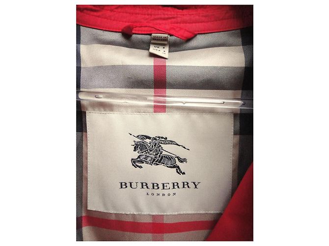 Gabardina Burberry Roja de Nylon - vista 3