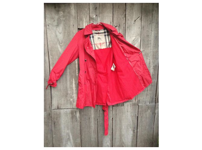Gabardina Burberry Roja de Nylon - vista 4