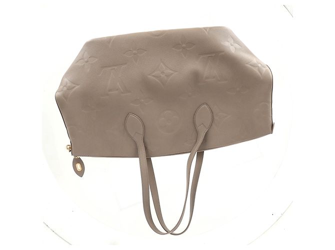 Borsa da viaggio in pelle Empreinte beige con monogramma in rilievo Louis Vuitton - vista 9