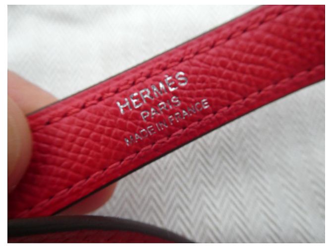 Tracolla Hermès per borsa Hermès Kelly in pelle rossa, nuova, mai usata. Rosso - vista 3