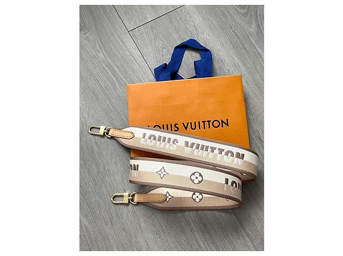 Louis Vuitton Correa mm Cluny Beige - vista 3