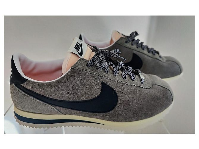 Nike Cortez Sneaker Dunkelgrau Nubuk Anthrazitgrau - Ansicht 2