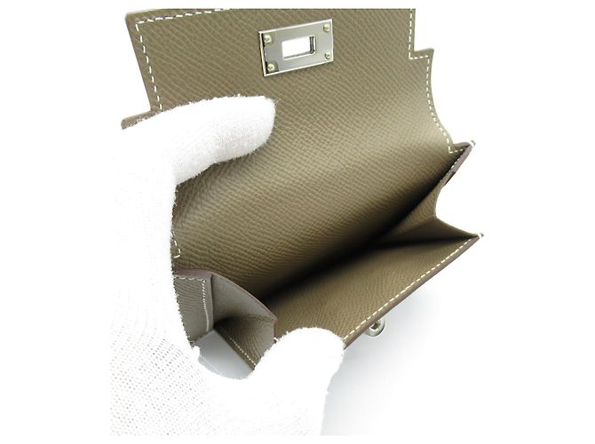 Hermès Billetera compacta de cuero Hermes Kelly Pocket Gris - vista 5